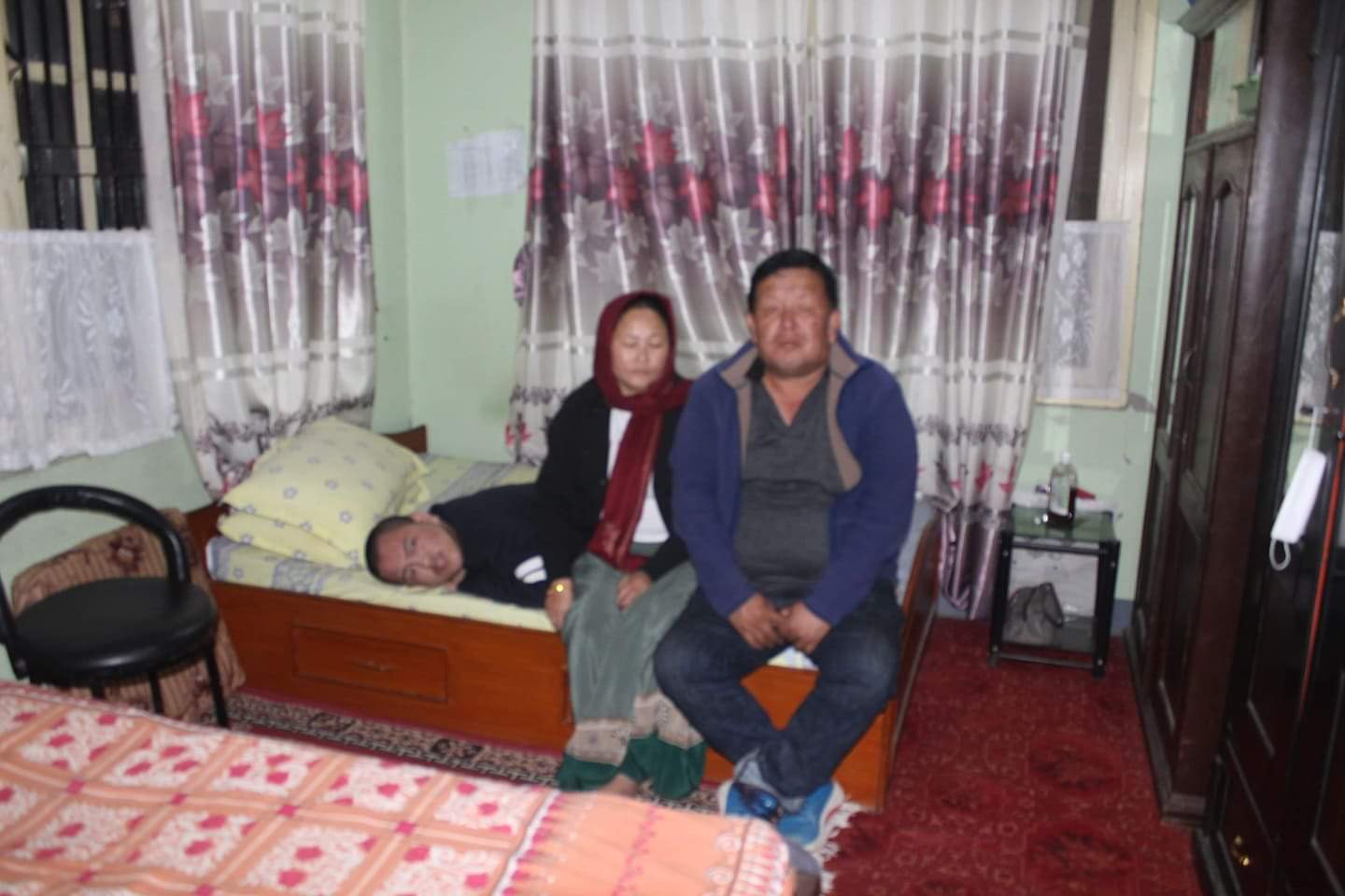 आमाका दुबै मृगौला खराब छोराको मस्तिष्क पक्षघात